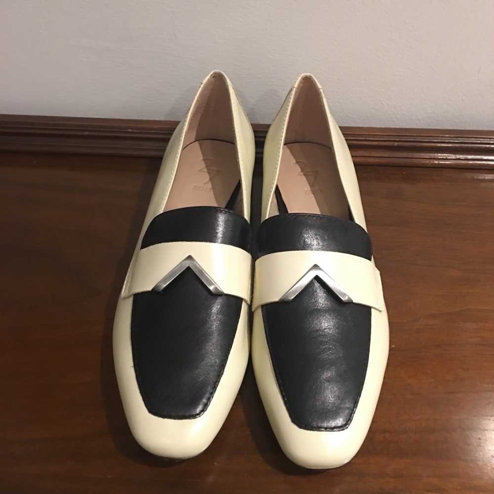 27 Edit Roxanne Loafer- black/cream- size 7.5
